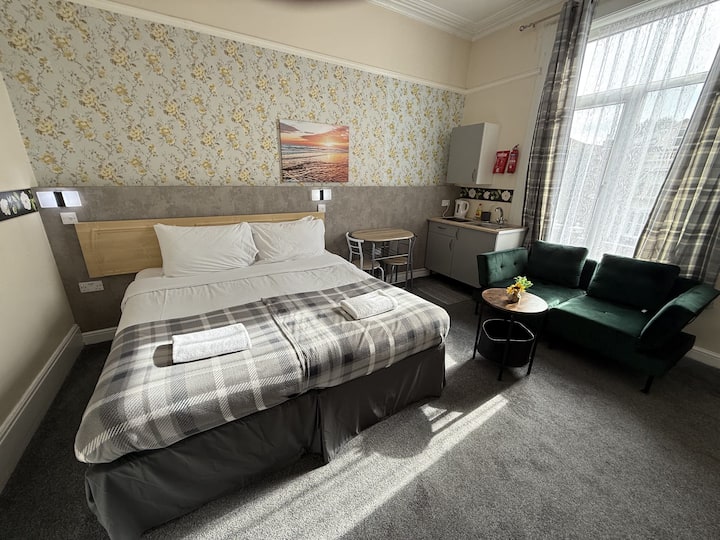 1st Floor Studio Flat | Sleep 3- Free Parking - Portsmouth
