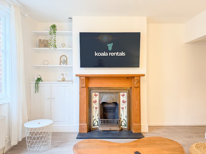 Stylish City Centre Home | Sleeps 6 | Pet Friendly - Canterbury