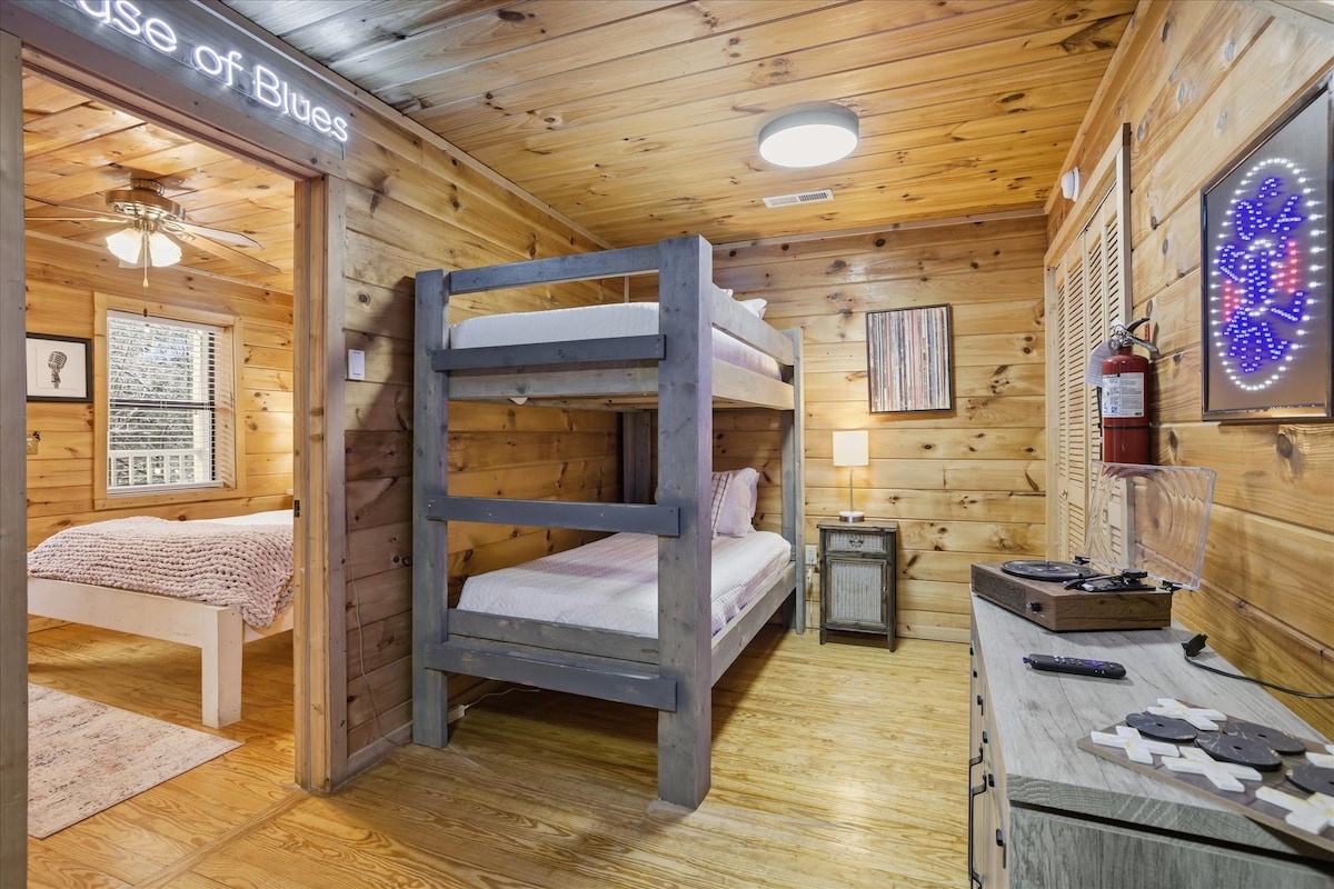 A Little Bit of Country by Beyond Expectations - Cabins for Rent