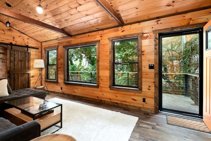 Center Hill Lake Views - Modern Mountain Escape - Houses for Rent