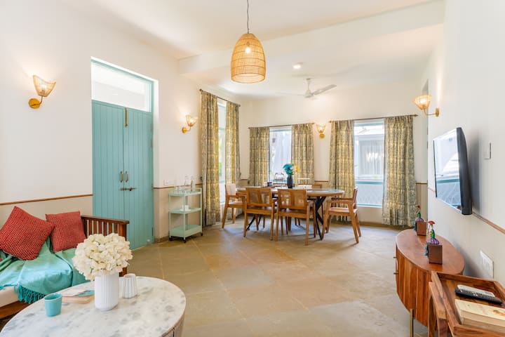 Dining area image 2