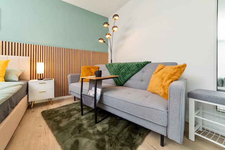 Cozy Wellness Suite
Perfect For 5 Guests - Netflix - Cologne