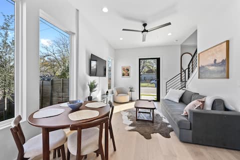 Top Airbnb: EastAustin*3bath*Walkable*DowntownIn7Mins in Holly