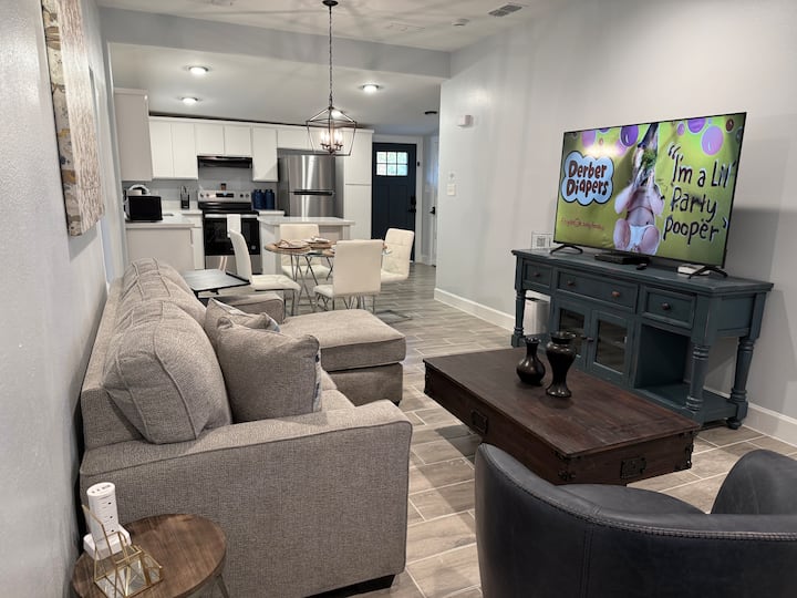 Villa At Gustavus - Laredo, TX