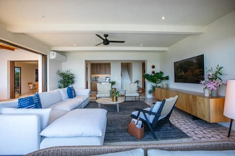 Top Airbnb: Villa Mirada- Beachfront Elegance in Sayulita