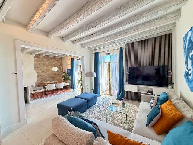 Paseo Colom Apartment 130mts in Ciudad Vella