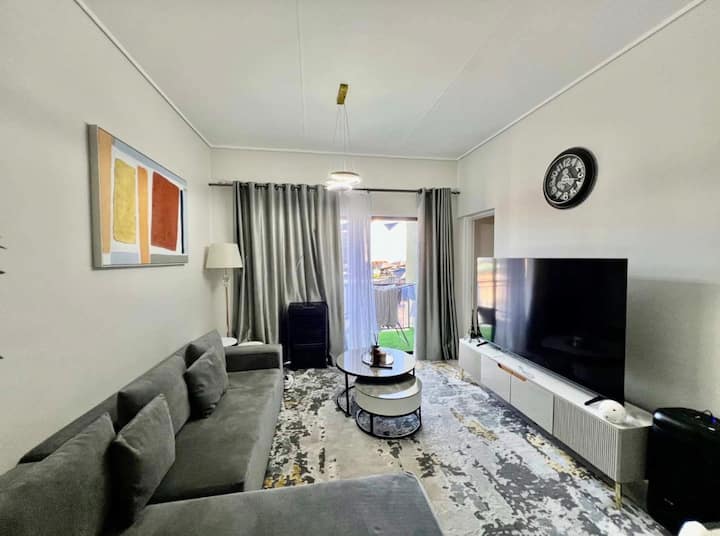 Charming Urban Retreat With Scenic Views - Edenvale