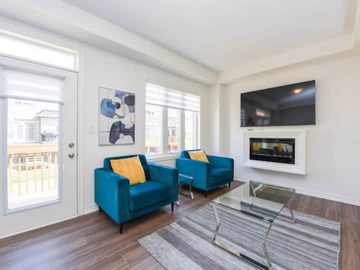 Luxurious Home In Hamilton - Burlington