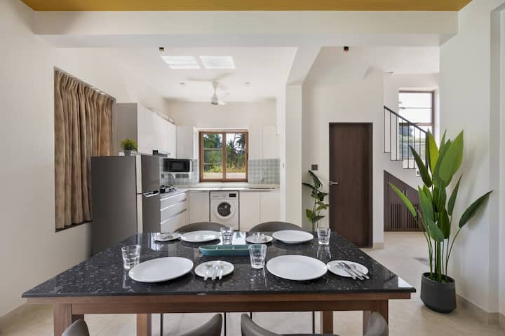 Dining area image 2