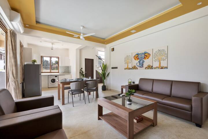 Dining area image 1