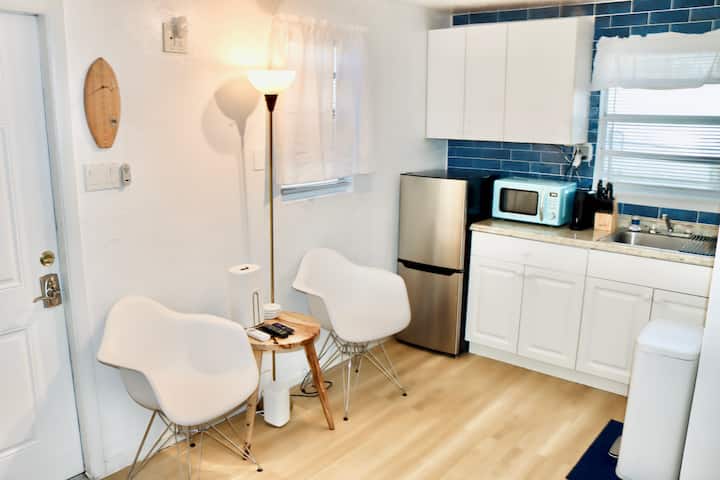 Coastal Casita - 8 Min From Beach! Wi-fi Available - Florida