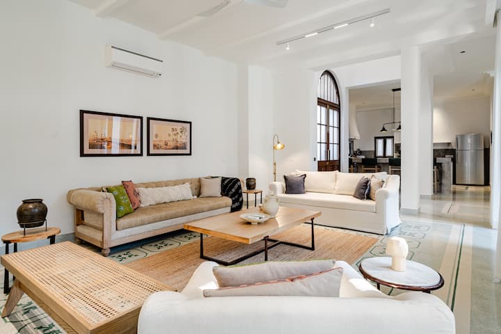Living room image 4