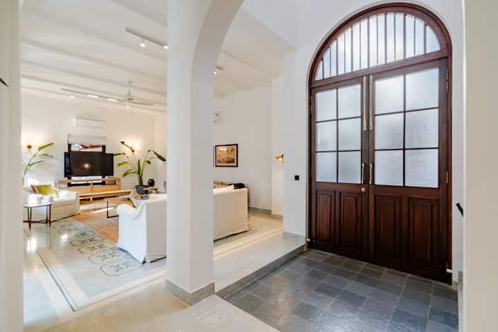 Living room image 6