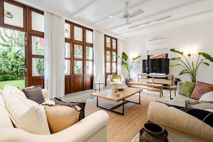 Living room image 2