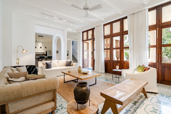 Living room image 3