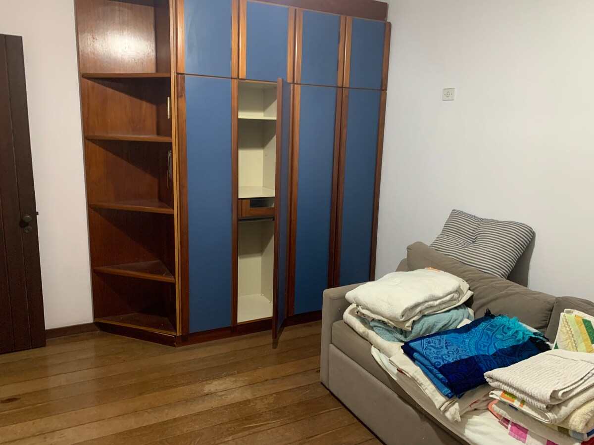 საძინებელი 4