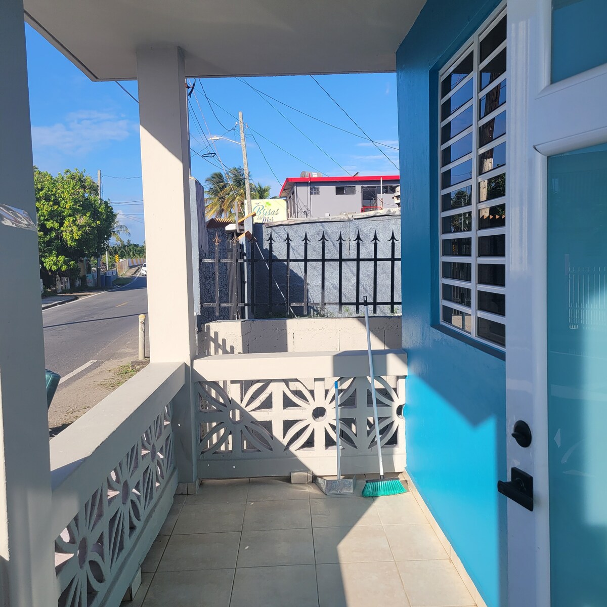 A poca distancia de 8 restaurantes, la playa y el supermercado. - Casas ...