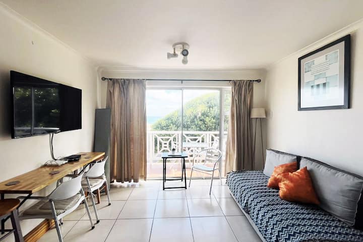 The Cozy Whale Watcher - Hermanus