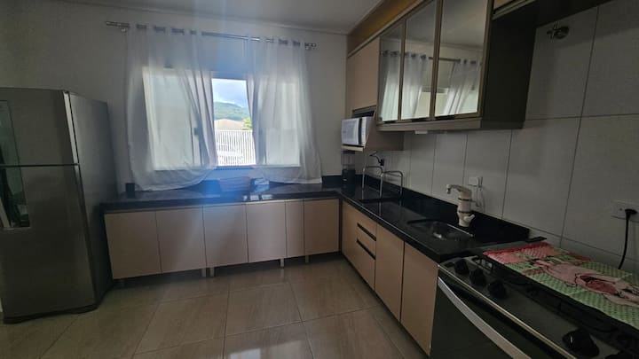 Casa Com Piscina Para 6 Hóspedes 600m Do Mar. - Matinhos