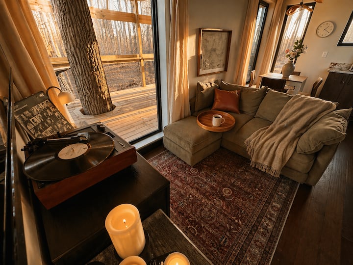 Treehouse with Goats, River and Hot Tub