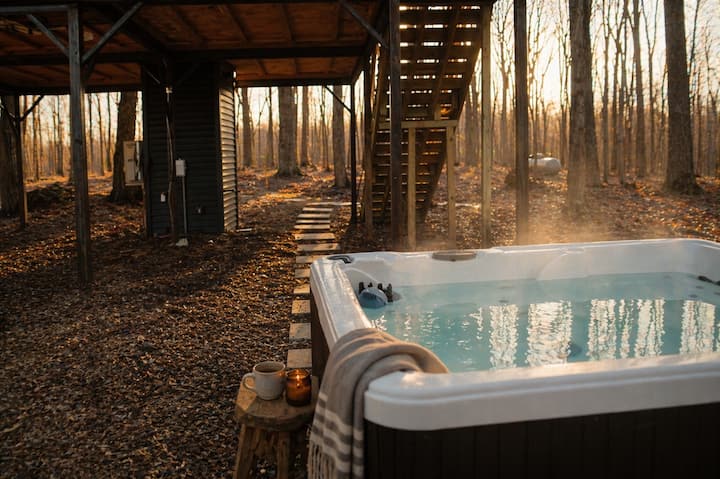 Treehouse with Goats, River and Hot Tub