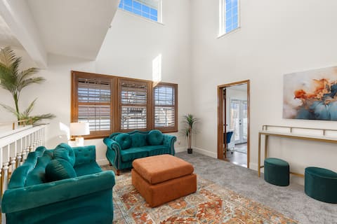 Popular Airbnb listing: The Geode: 8BR Sleeps 18, Pool, Sauna, Hot Tub in Prescott