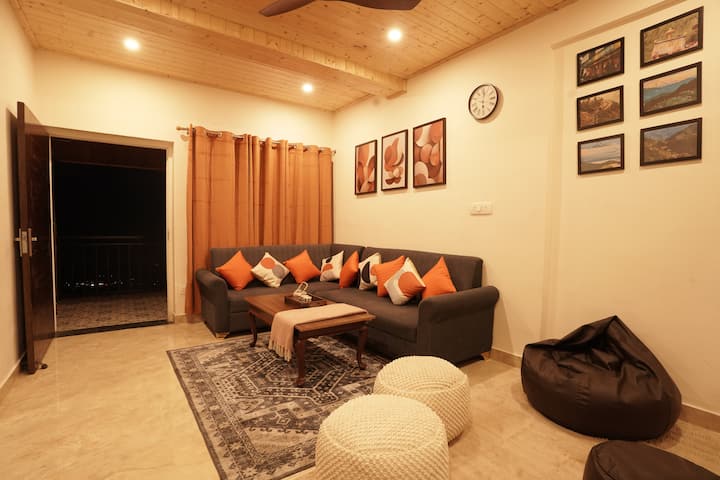 Mountain Chalet Near Mall Road • Valley View - Mussoorie