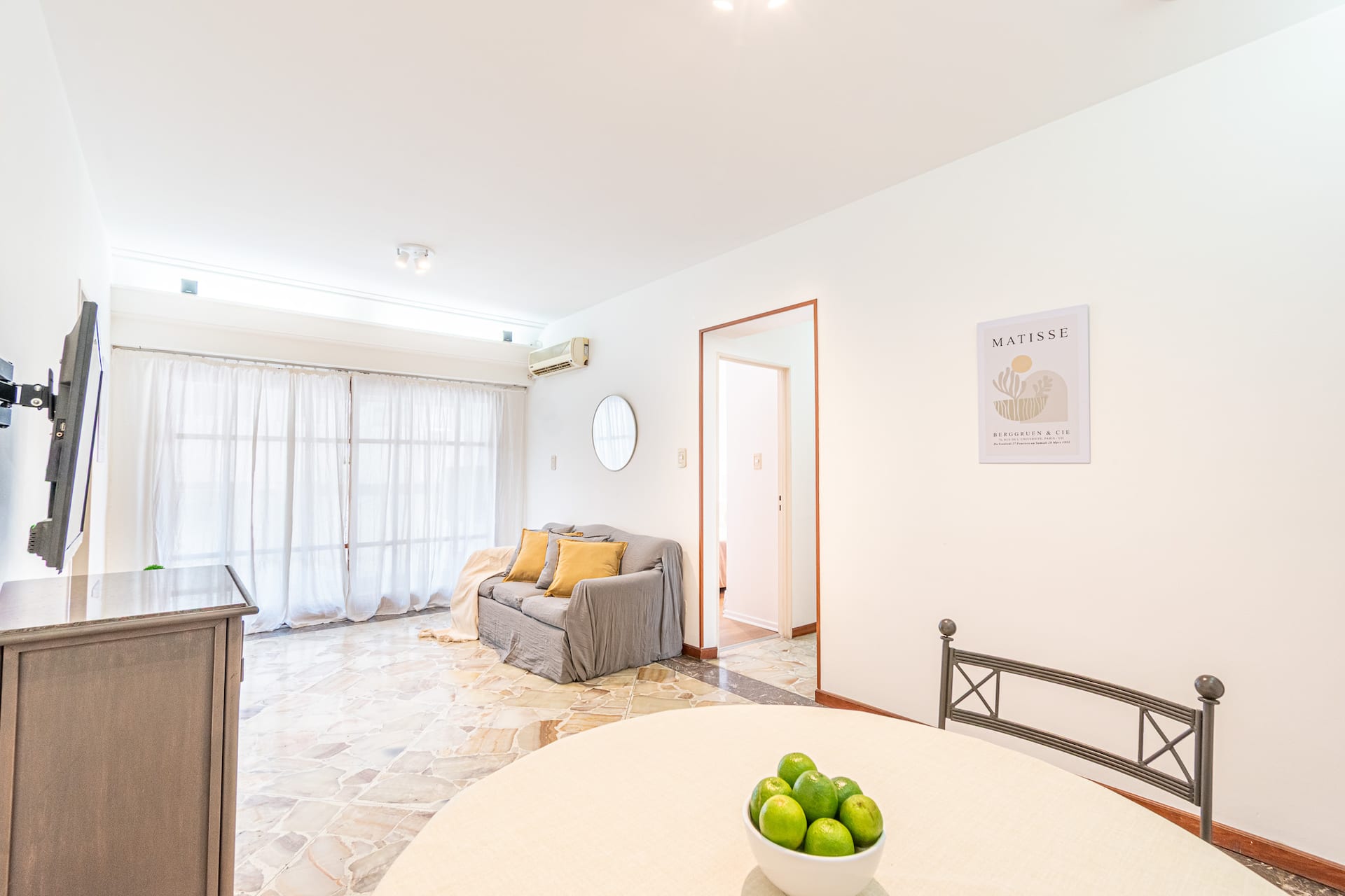 One-bedroom apartment in Ramos Mejía with balcony and 24-hour security