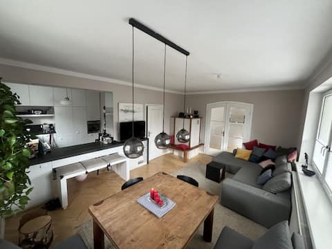 Successful Airbnb property: Central & quiet: garden, pool, close to old town & mountains in Innsbruck