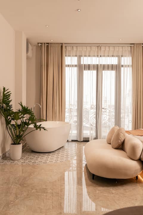 Top-earning Airbnb listing in Quận Phú Nhuận, 1 bedroom