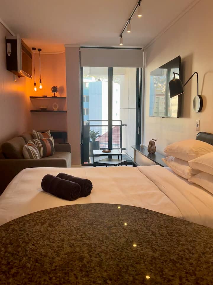 The Flamingo 608 - Lions Head View - 