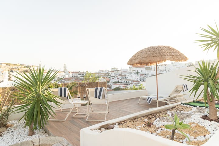 Seaview Beachhouse W/ Sunny Garden&outdoor Lounge - Albufeira