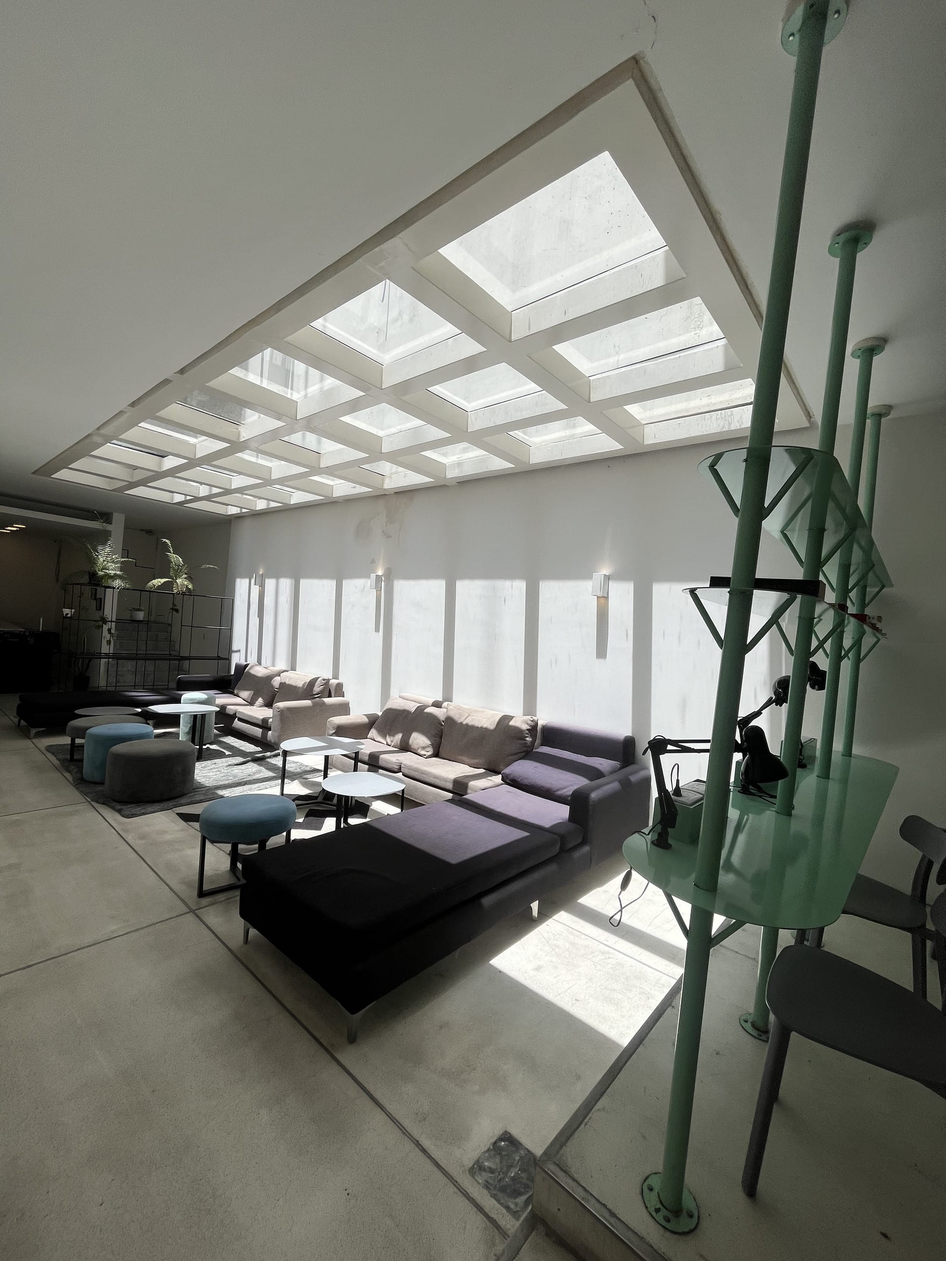 Kitnet mobiliada com coworking e piscina em San Telmo
