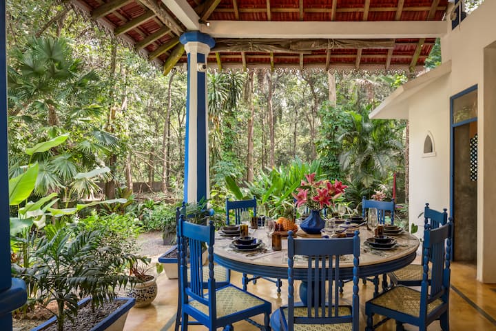 Dining area image 2