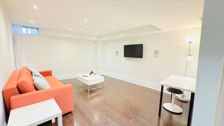 Newly Renovated Private Suite Separate Entrance - Vaughan