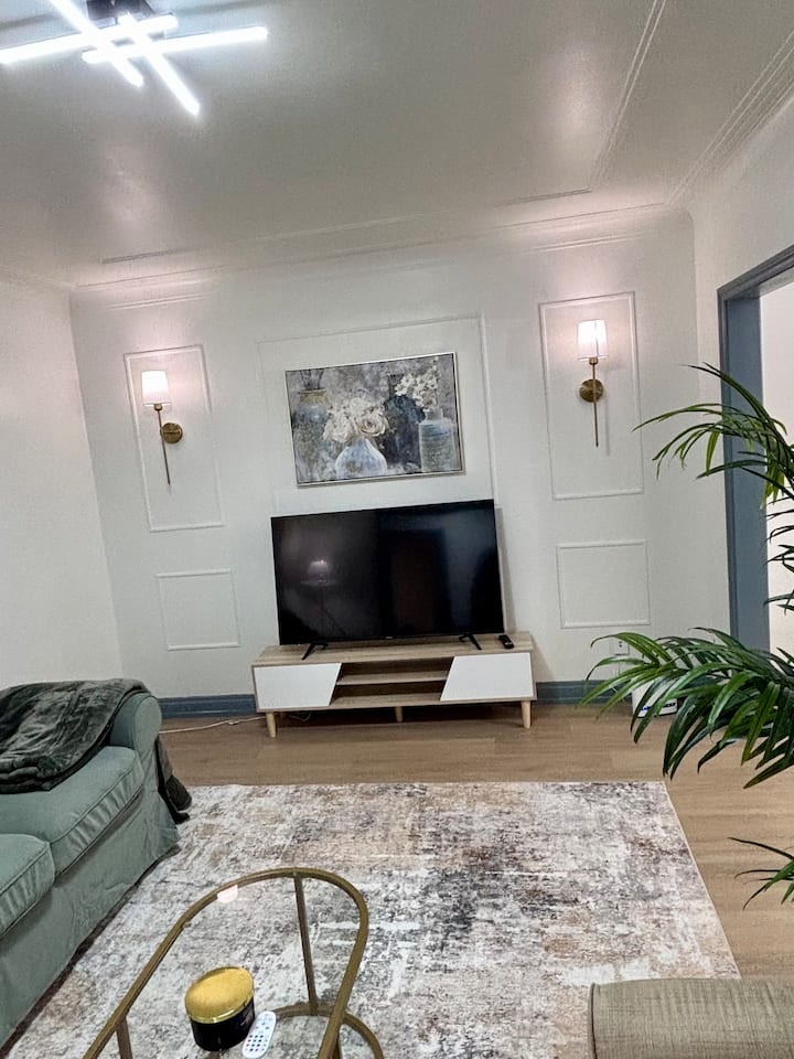 Stylish 4 Bedroom Home In The Heart Of Winnipeg. - Winnipeg