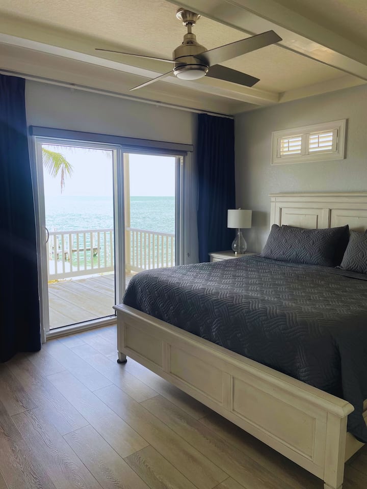 Acordar no oceano é inesquecível! Quarto escurecendo as cortinas para dormir.