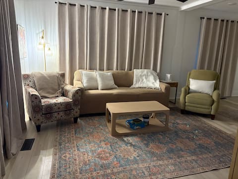 Popular Airbnb listing: October Specials! Heart of Downtown Jonesboro! in Jonesboro