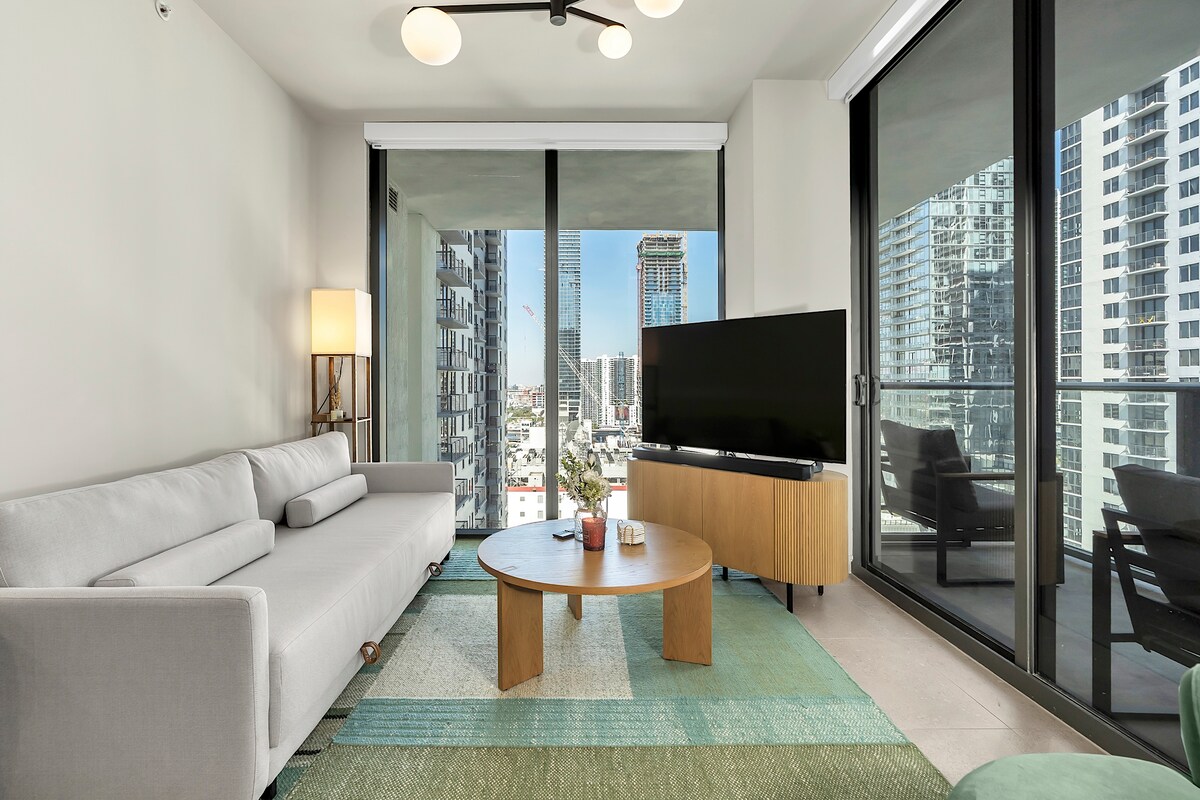 Top performing Airbnb: Brand-New Luxury Condo in the Miami Worldcenter in Parkwest
