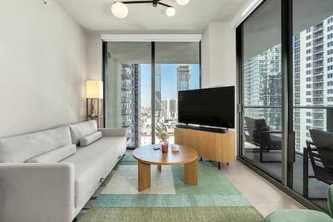 Top performing Airbnb: Brand-New Luxury Condo in the Miami Worldcenter in Miami Dade