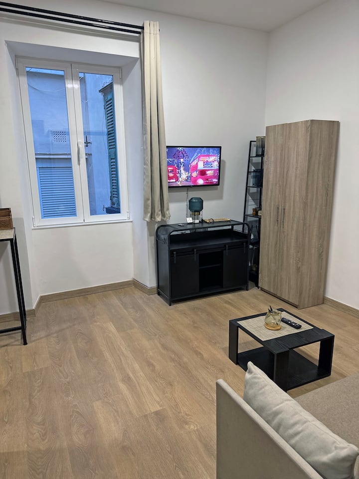 Central, Self-contained Studio - Historic Old Town - Gibraltar