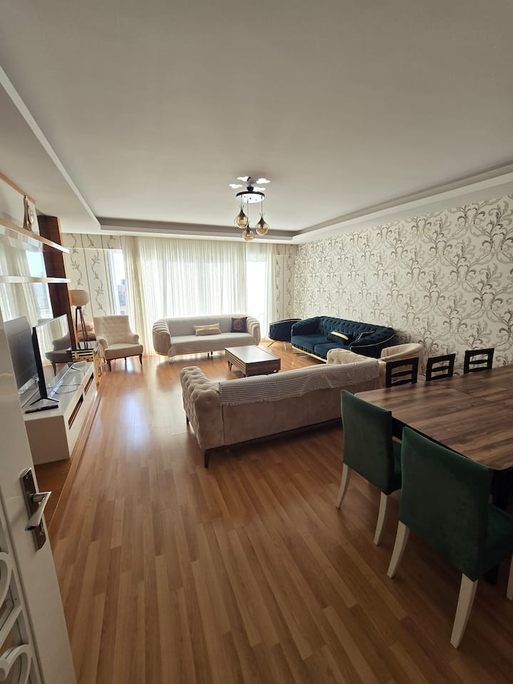 4+1 Lüks Ferahlı Temiz Büyük Bir Evdır - 