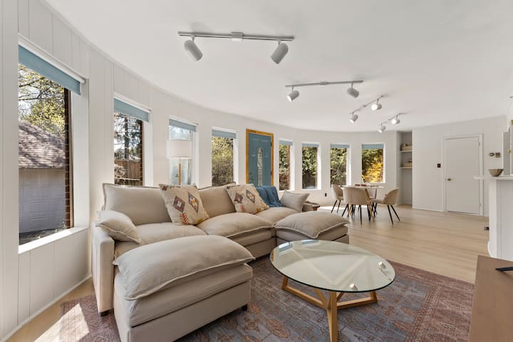 Stunning Four-bedroom Home In Lytton Park - Toronto
