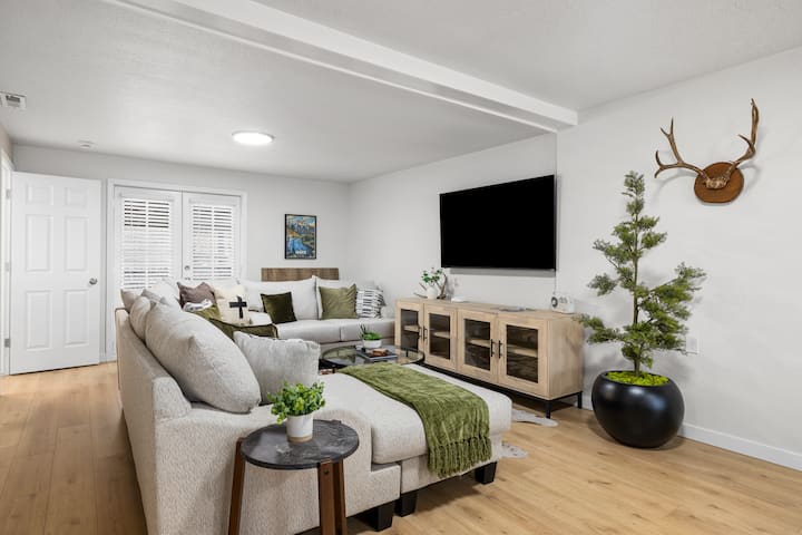 6 Br Game Home W/ Poker And Pool Tables - Boise, ID