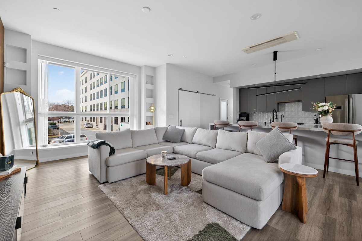 Top performing Airbnb: Capital City Loft | Modern 3BD Downtown Sacramento in Southside Park