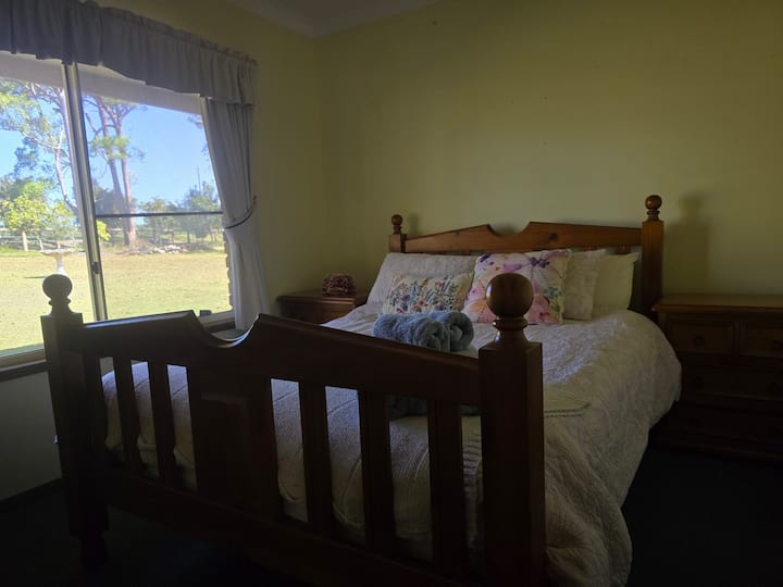 Warrego Farm Room 2 - Woodford