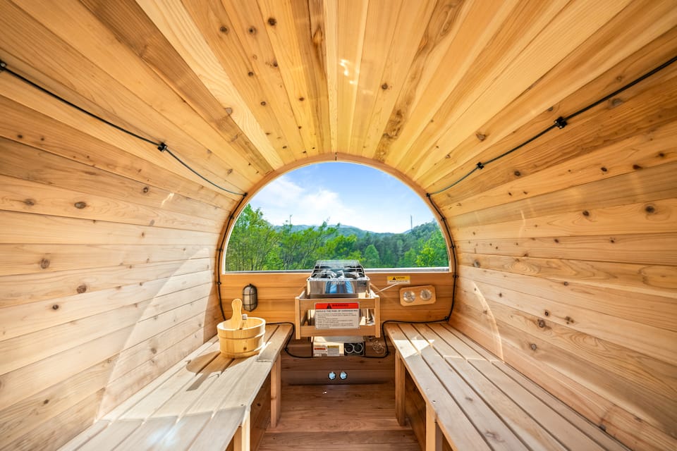 Foxhaven Ridge, a ridge-top chalet in the Smokies, Sevierville, Tennessee, United States, photo 9 of 10