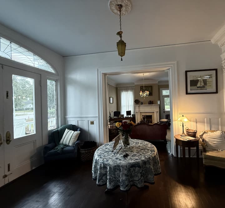 The White House Of Newberry | Historic 1903. - Newberry, SC