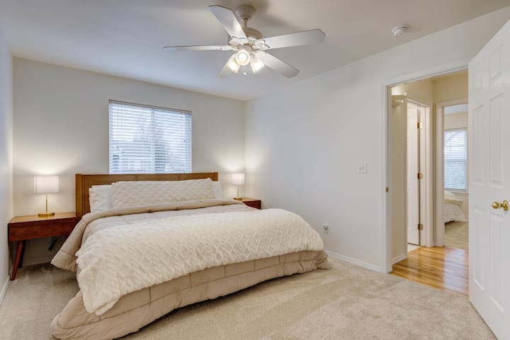 Bright, Comfortable Home Near Everything! - Meridian, ID
