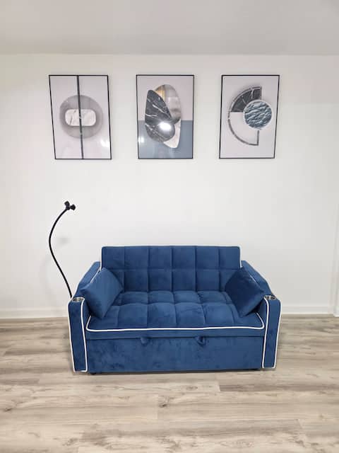 Popular Airbnb listing: Modern Home w/Pool & Games 3 min to Busch Gardens in Temple Crest